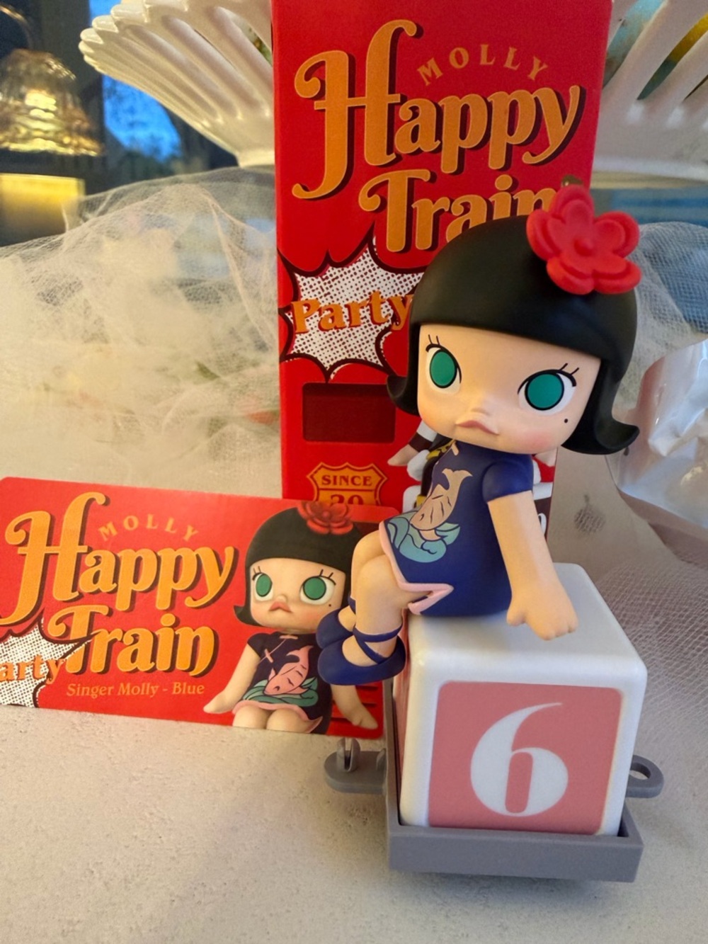 Pop Mart Molly Happy Train - Singer Molly Blue